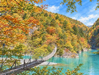 寸又峡と夢の吊橋を歩く｜寸又川が削った峡谷と温泉地の景観